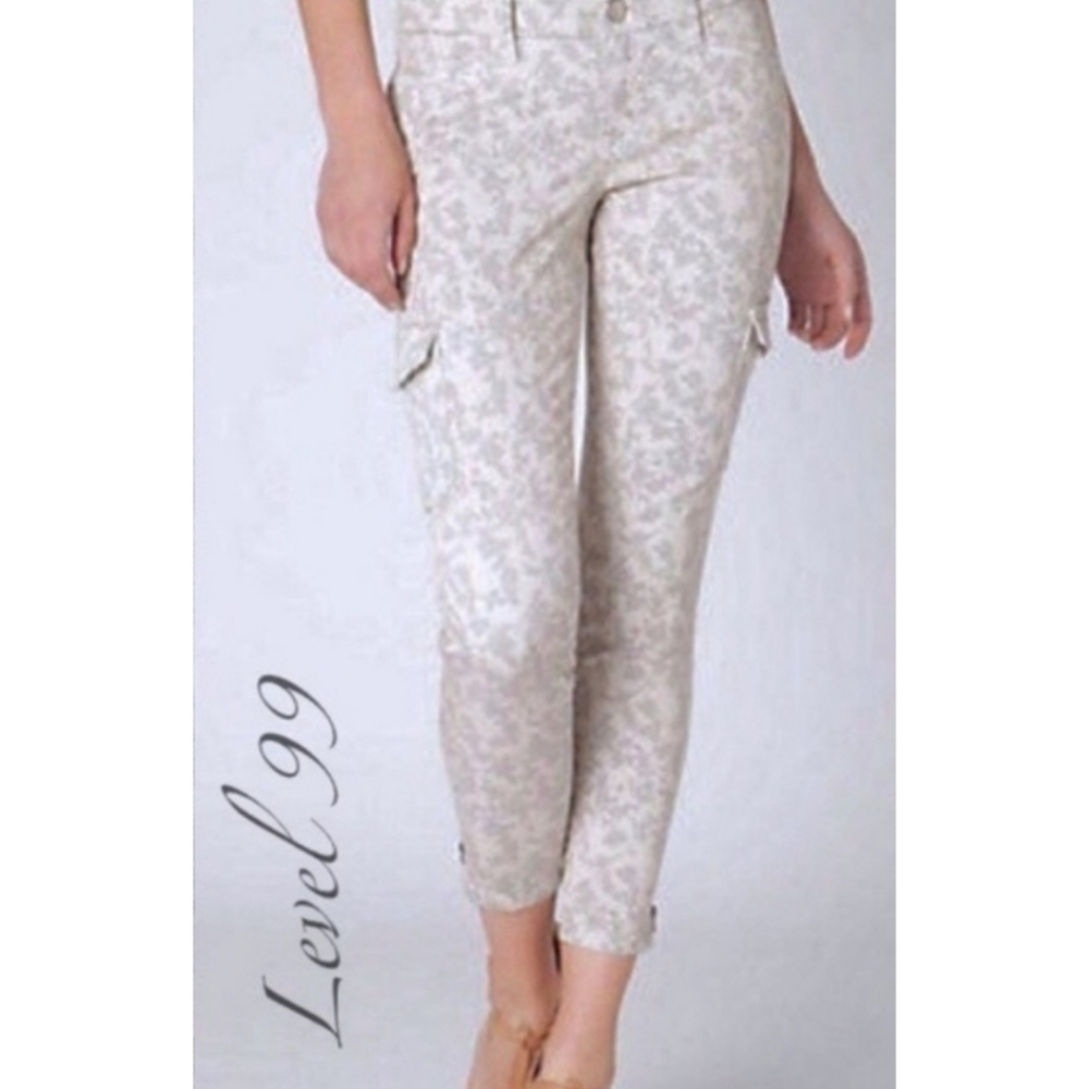 Level 99 Anthropologie floral cargo jeans, size 28